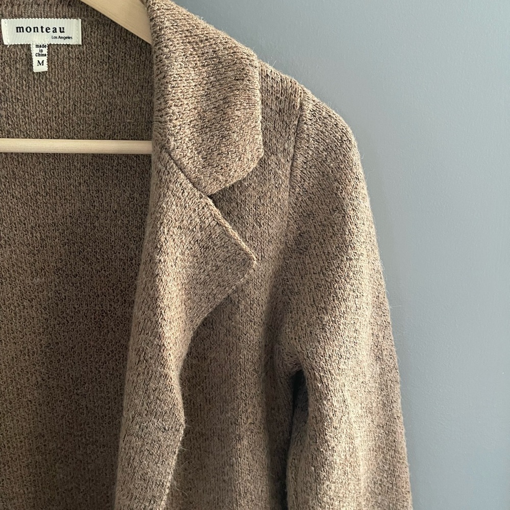 Neutral Long sleeves sweater, soft and warm!